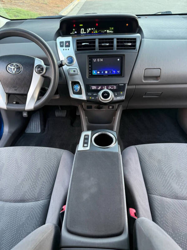 2013 Toyota Prius v Three