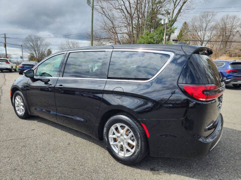 2024 Chrysler Pacifica Touring L