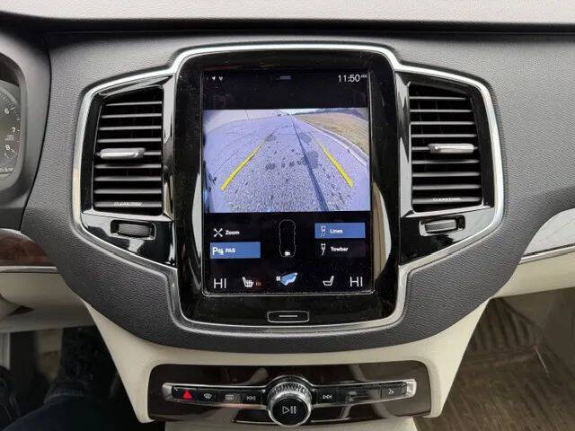 2016 Volvo XC90 T6 Momentum