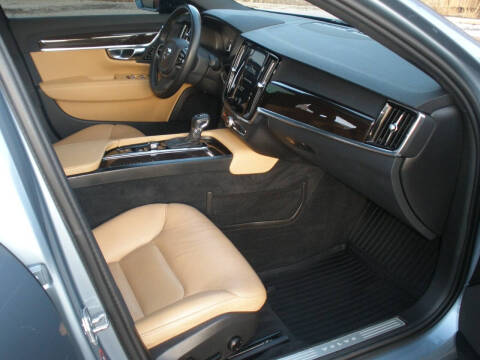 2018 Volvo S90 T5 Momentum