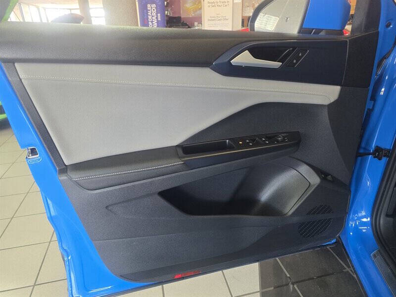 2024 Volkswagen Taos SE 4Motion