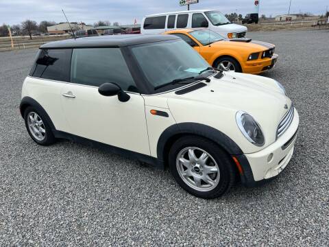 2006 MINI Cooper for sale at RAYMOND TAYLOR AUTO SALES in Fort Gibson OK