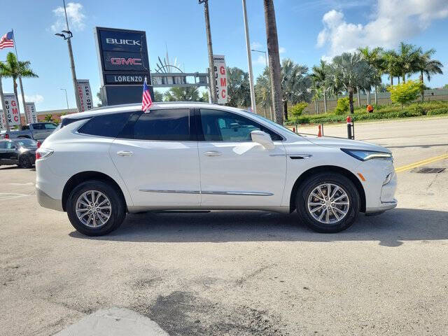 2024 Buick Enclave Essence