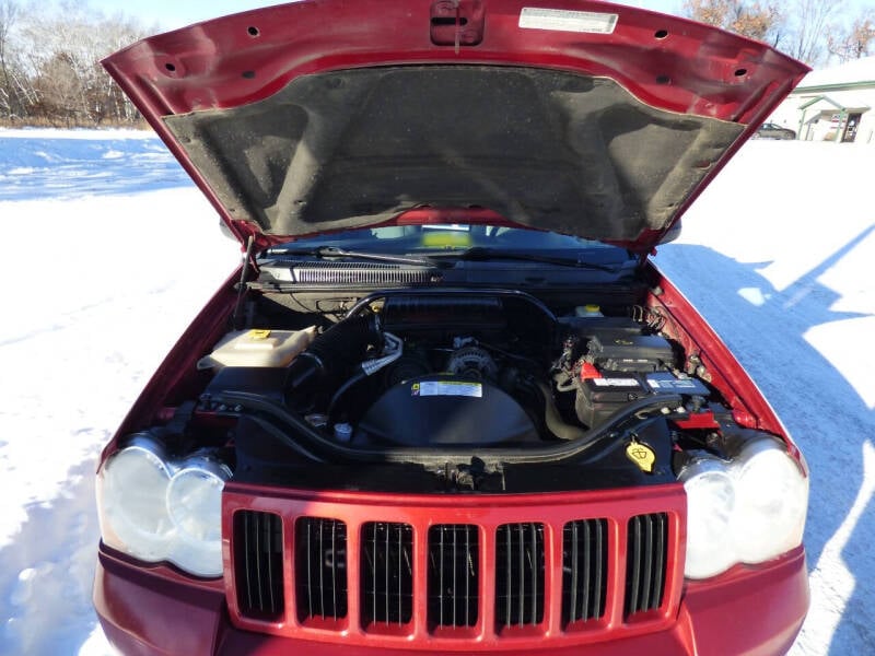 2010 Jeep Grand Cherokee Laredo photo 22