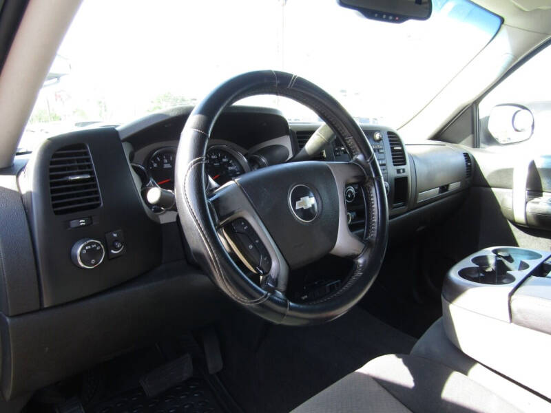 2008 Chevrolet Silverado 1500 1LT photo 9