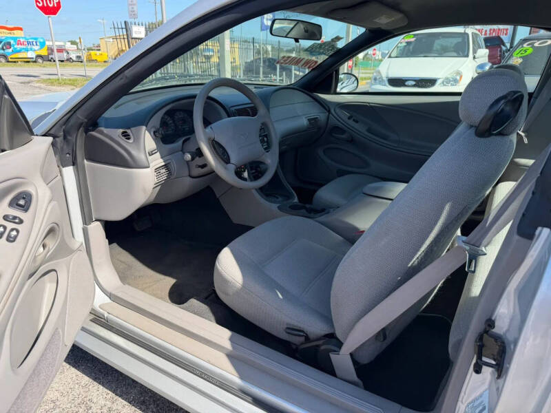 2000 Ford Mustang