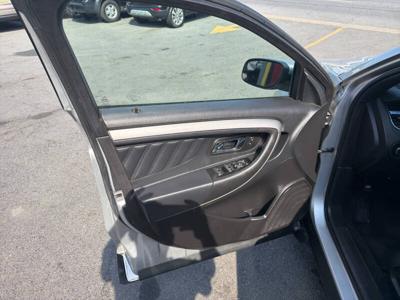 2013 Ford Taurus SEL