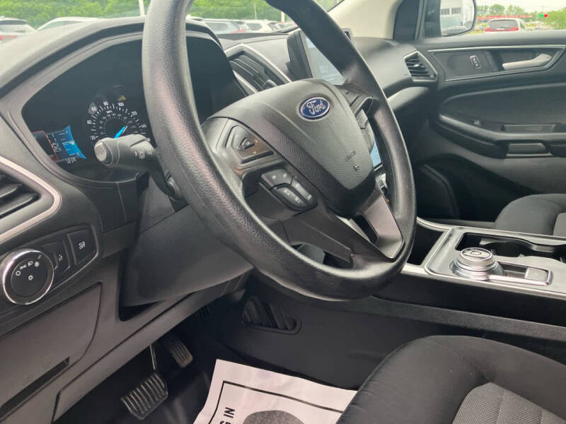 2022 Ford Edge SE