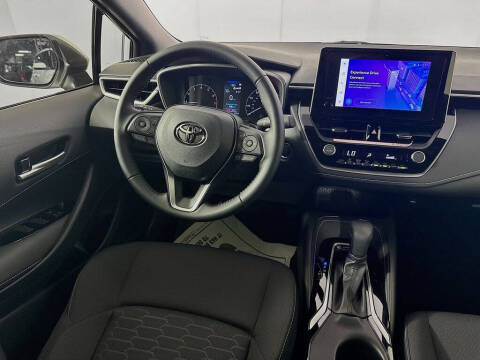 2025 Toyota Corolla Hatchback SE