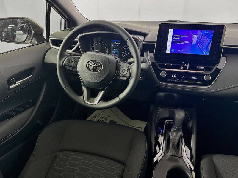 2025 Toyota Corolla Hatchback SE