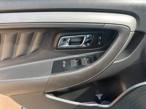 2011 Ford Taurus SEL