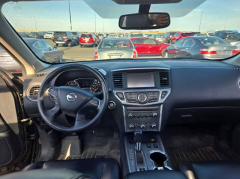 2017 Nissan Pathfinder SL