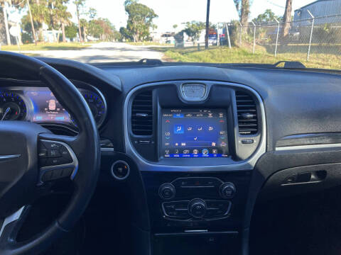 2015 Chrysler 300 Limited