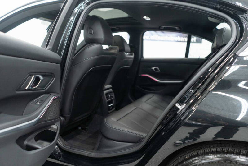 2025 BMW 3 Series 330i xDrive