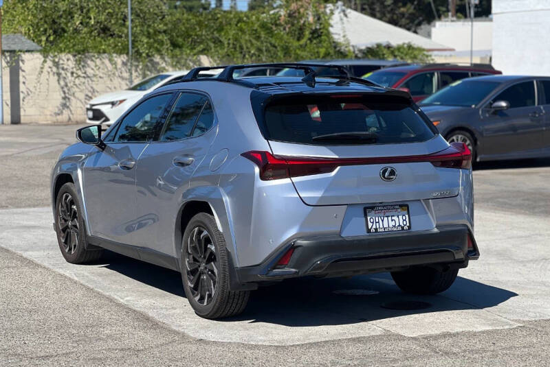 2024 Lexus UX 250h F SPORT Design