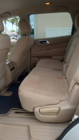 2015 Nissan Pathfinder SV