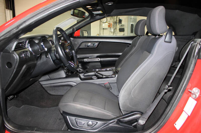 2016 Ford Mustang V6