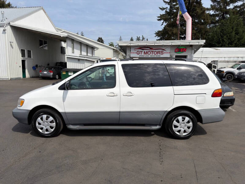 2000 Toyota Sienna LE