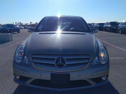 2008 Mercedes-Benz R-Class for sale at NORTH CHICAGO MOTORS INC in North Chicago IL