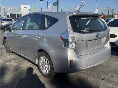 2012 Toyota Prius v Three