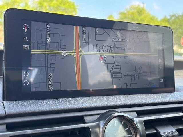 2023 Lexus IS 350 30