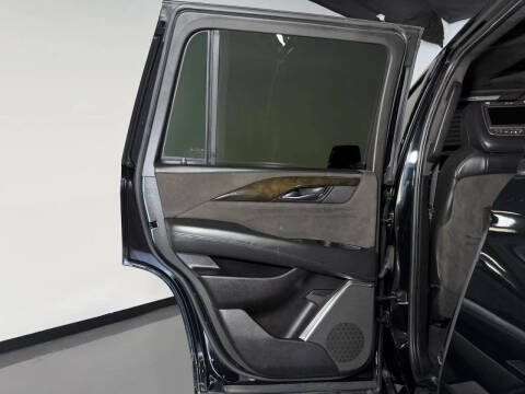 2017 Cadillac Escalade Platinum
