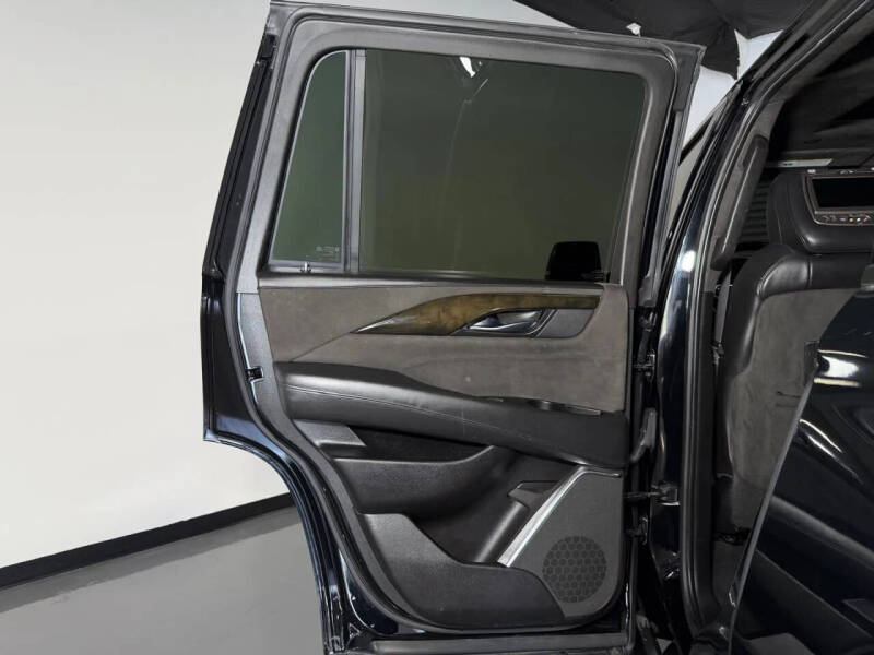 2017 Cadillac Escalade Platinum