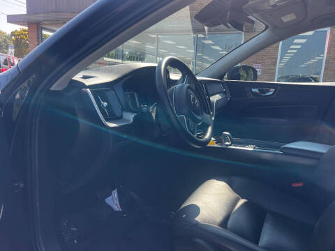 2023 Volvo XC60 B5 Core