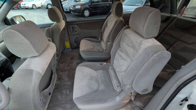 2008 Toyota Sienna LE 7-Passenger