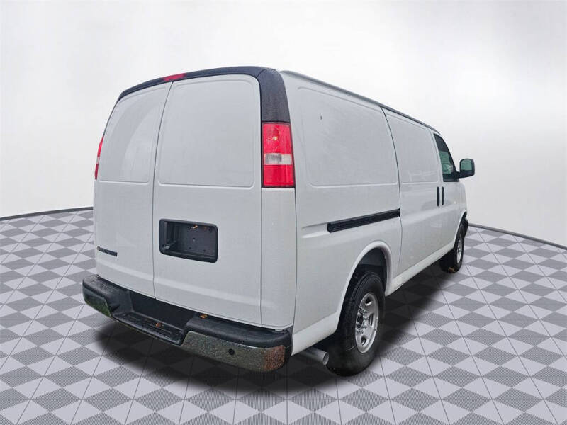 2025 Chevrolet Express 2500