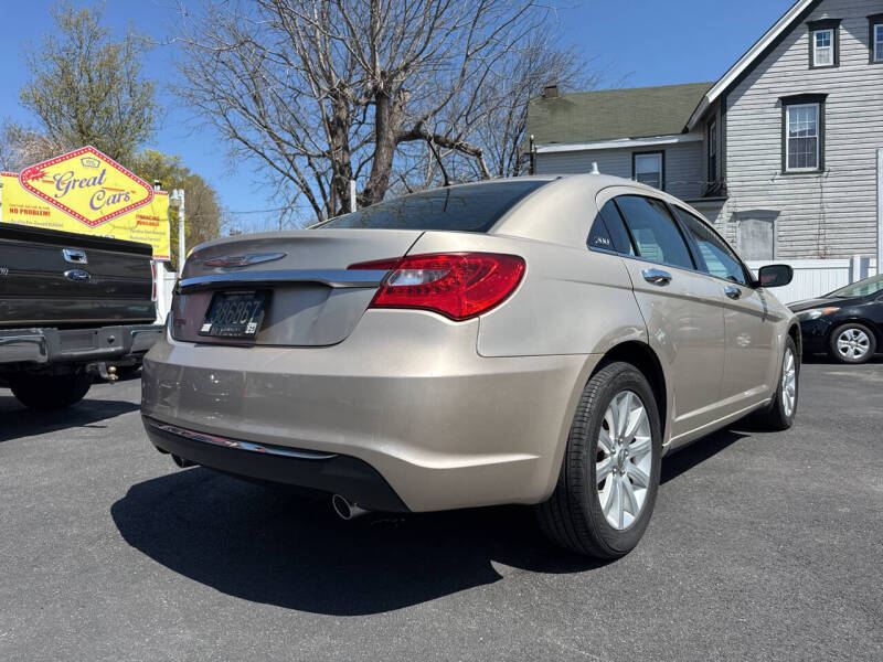 Image 3 of 2014 Chrysler 200 Limited