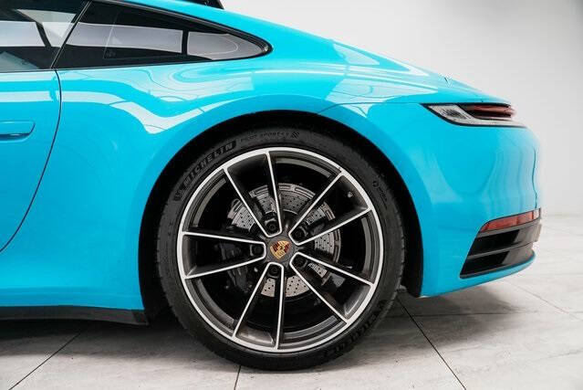 2020 Porsche 911 Carrera