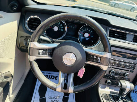 2011 Ford Mustang V6