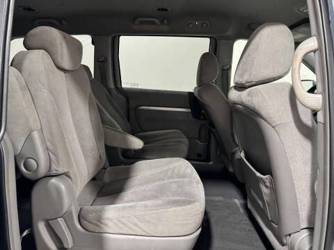 2007 Hyundai Entourage SE