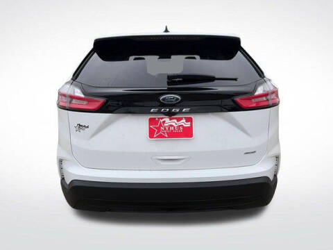 2022 Ford Edge SE