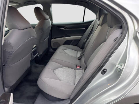 2022 Toyota Camry Hybrid LE