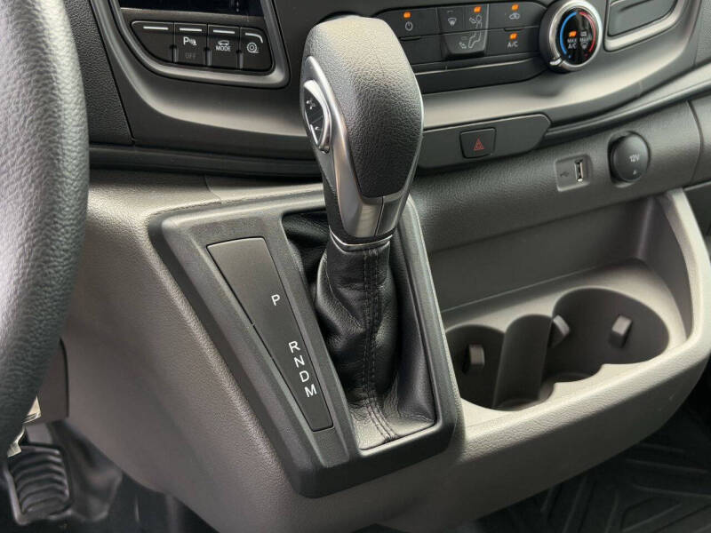 2025 Ford Transit 250