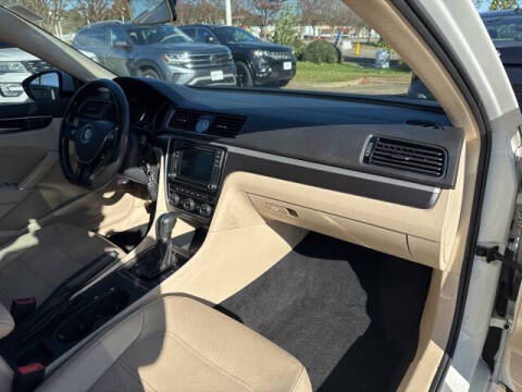 2017 Volkswagen Passat 1.8T R-Line