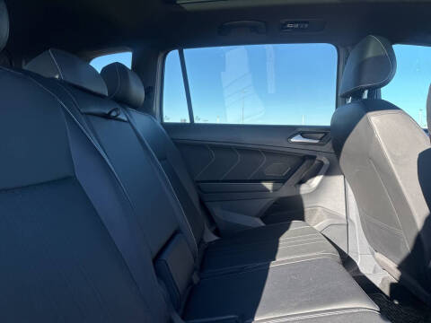 2024 Volkswagen Tiguan SE R-Line Black