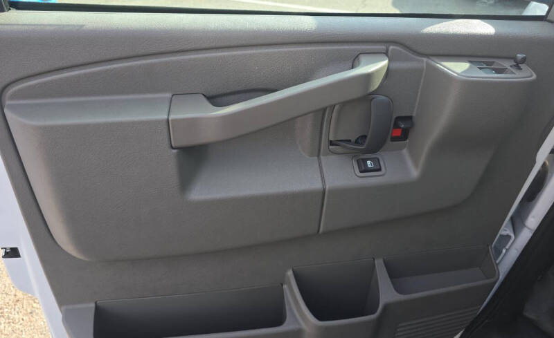 2025 Chevrolet Express 2500