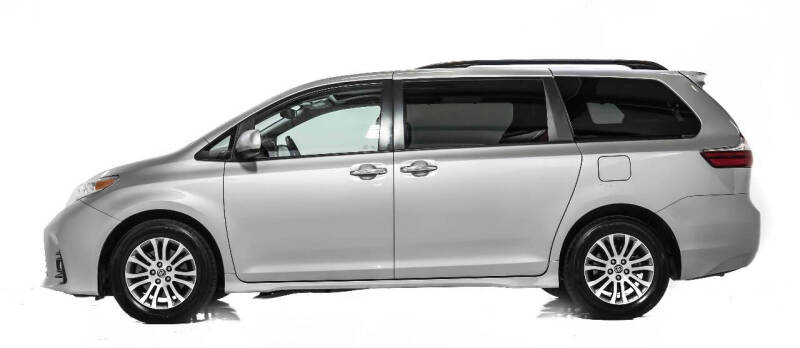 2020 Toyota Sienna XLE Premium 8-Passenger