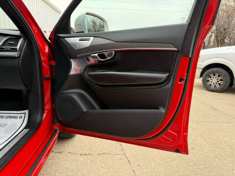 2017 Volvo XC90 T6 R-Design