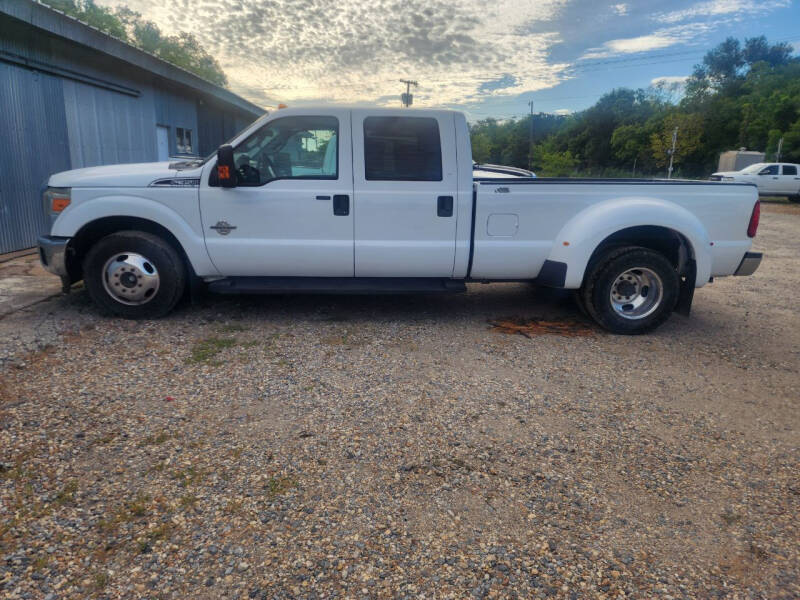 2015 Ford F-350 Super Duty XLT photo 2