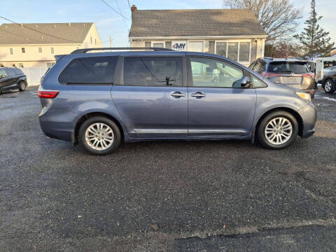 2015 Toyota Sienna XLE 8-Passenger