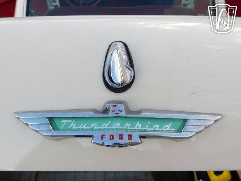 1957 Ford Thunderbird