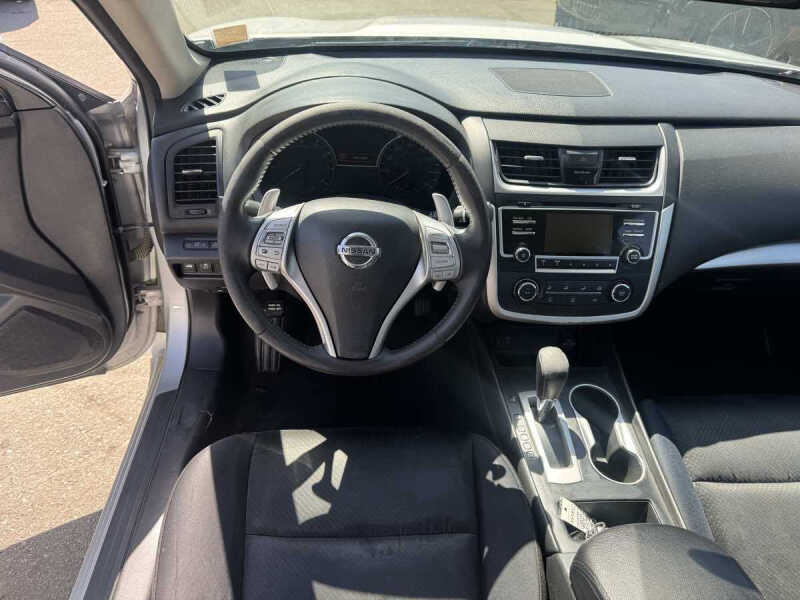 2016 Nissan Altima 2.5 SR