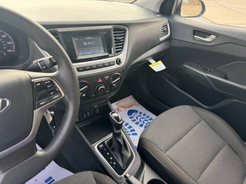 2020 Hyundai Accent SE