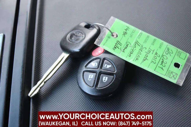 2012 Toyota Sienna LE Mobility 7-Passenger