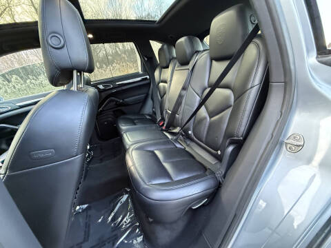 2018 Porsche Cayenne Platinum Edition