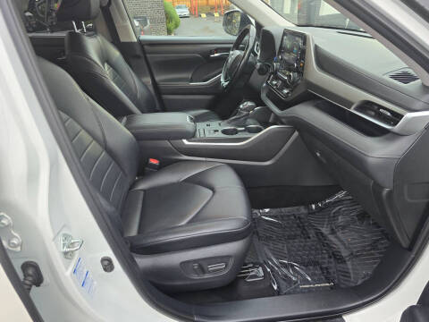 2021 Toyota Highlander Hybrid XLE